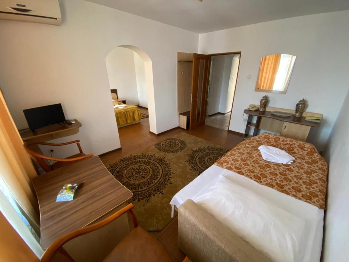 Hotel Gorj Тиргу-Жіу Екстер'єр фото