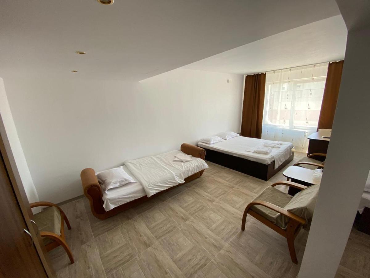 Hotel Gorj Тиргу-Жіу Екстер'єр фото