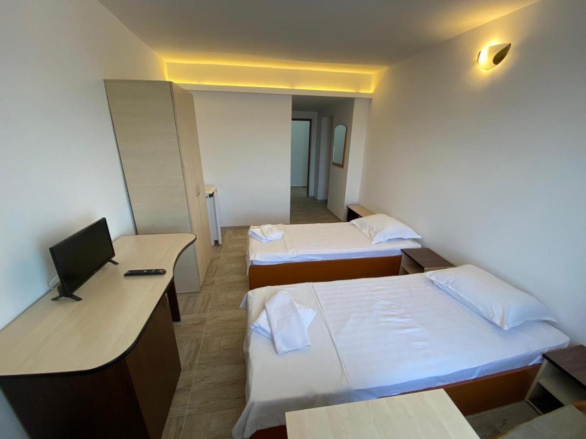 Hotel Gorj Тиргу-Жіу Екстер'єр фото
