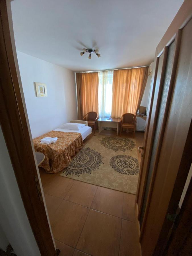 Hotel Gorj Тиргу-Жіу Екстер'єр фото