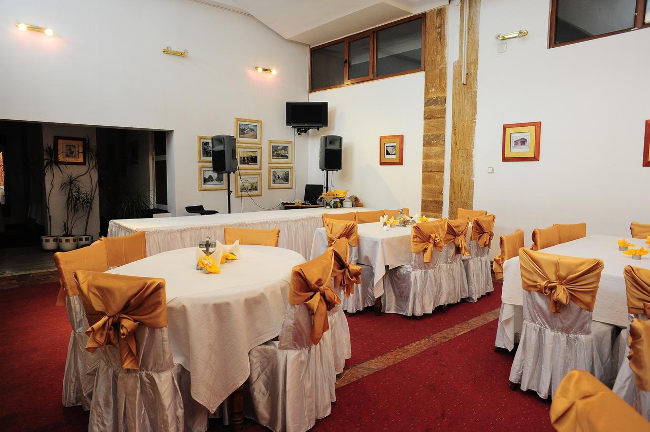 Hotel Gorj Тиргу-Жіу Екстер'єр фото